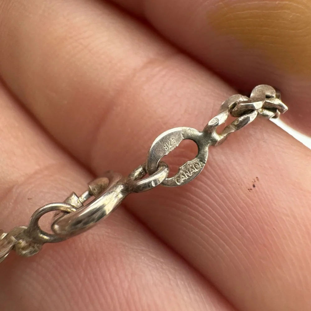 925 Sterling Silver this stunning